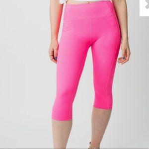 Zyia Zipper Pocket Light n Tight workout Capri Hot Pink 12